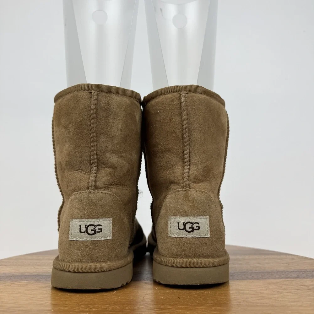 Big Kids‎ Ugg Classic II Chestnut Suede Wool Lined Comfort Causal Boots Size 4 Y